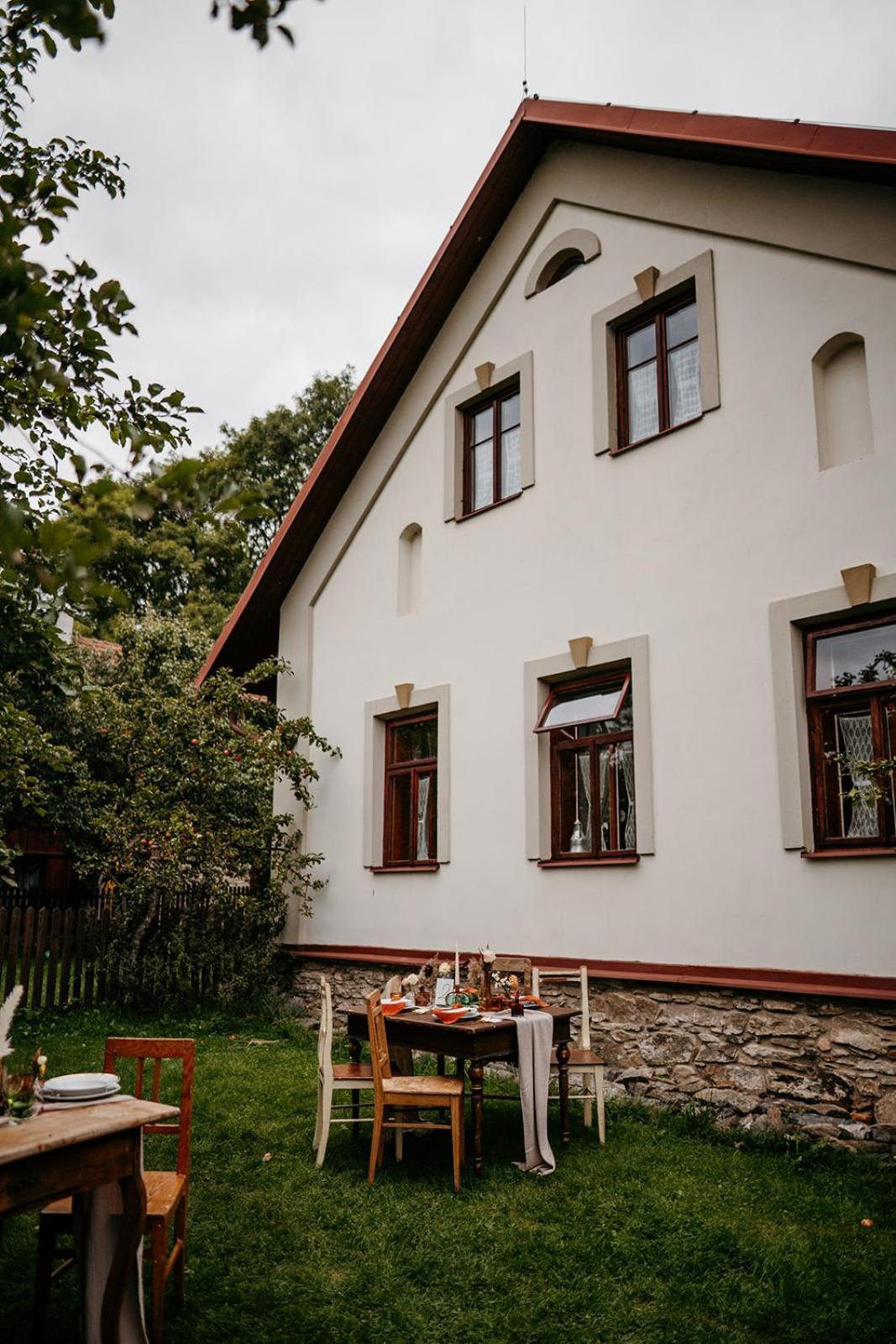 Korouhev Restaurant A Penzion Na Cechach酒店 外观 照片